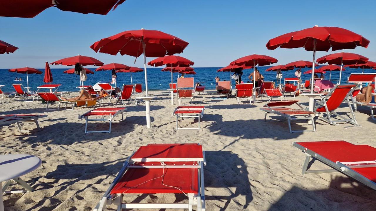 شقة Nina'S House 1 A 300 Metri Dal Mare Santa Caterina Dello Ionio Marina المظهر الخارجي الصورة
